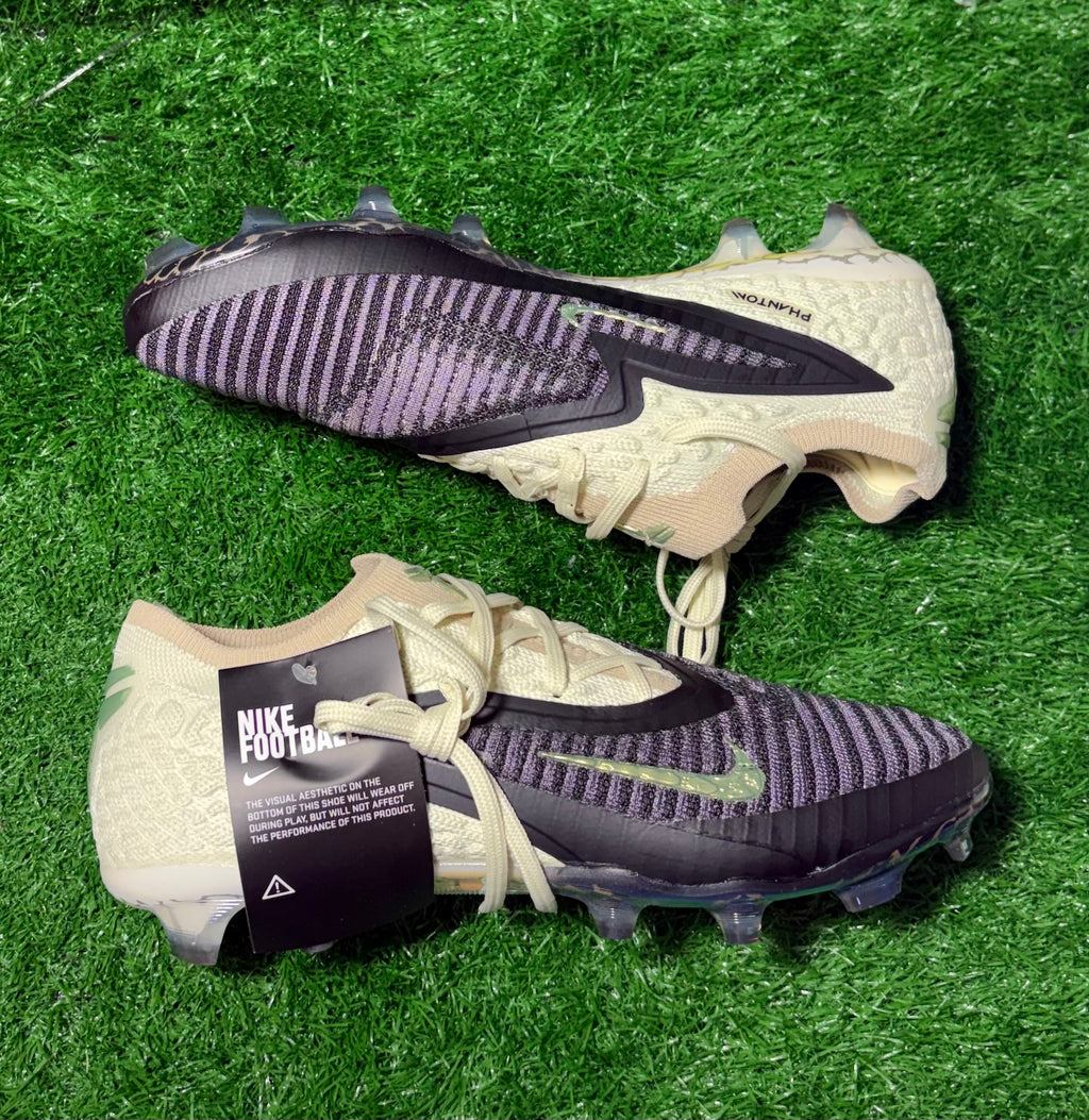 Soccer Cleats - Nike Phantom Low - New With Box - Multiple Sizes